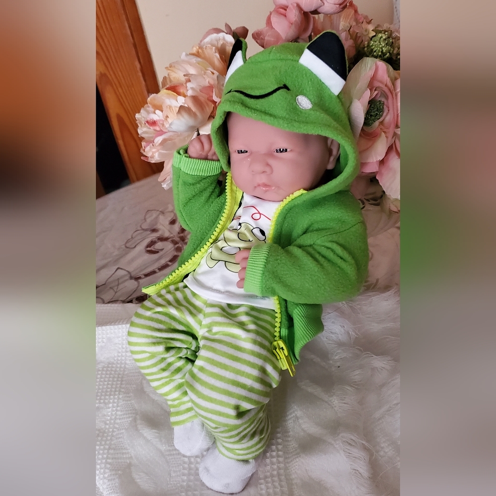 Baby doll unisex outfit